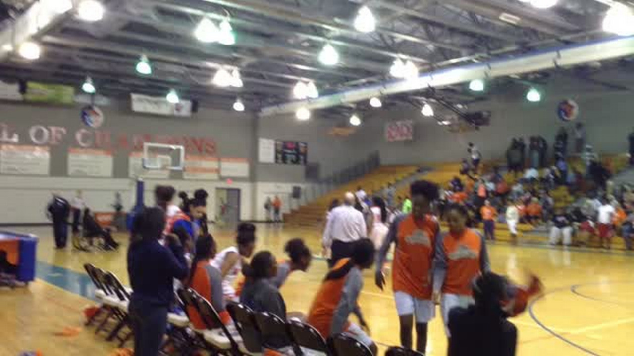 Girls basketball  |  Southeast knocks St. Pete Lakewood down to size to give Seminoles their 21st district title 