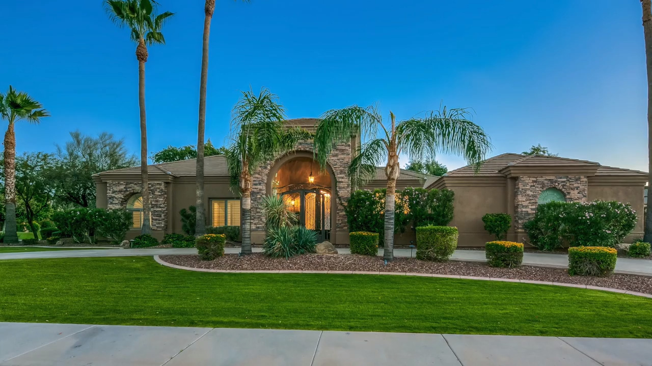Check out Giants shortstop Brandon Crawford’s $1.455 million Arizona home