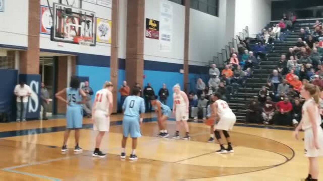 Tigers slip by Lancers in final moments of Class 4A regional championship