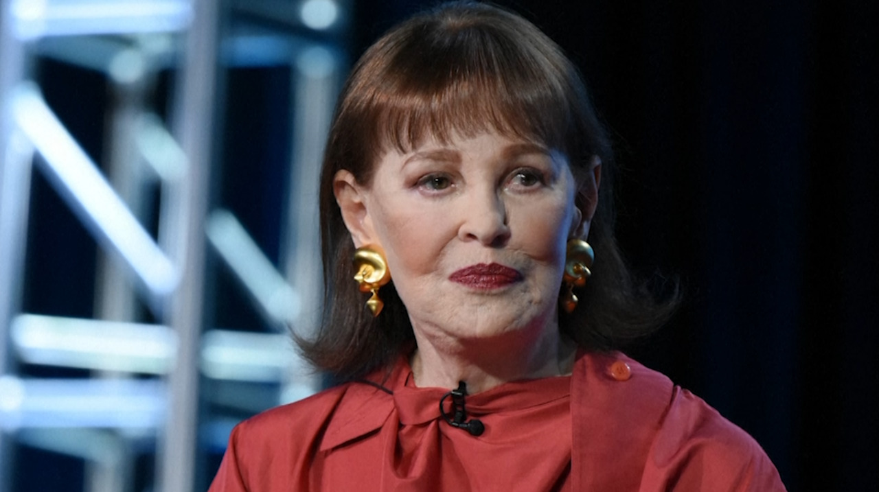 Gloria Vanderbilt, heiress and fashion designer, dies at age 95