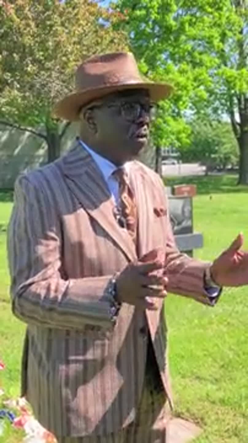 Bob Kendrick speaks about Negro Leagues great Hilton Smith in Kansas City