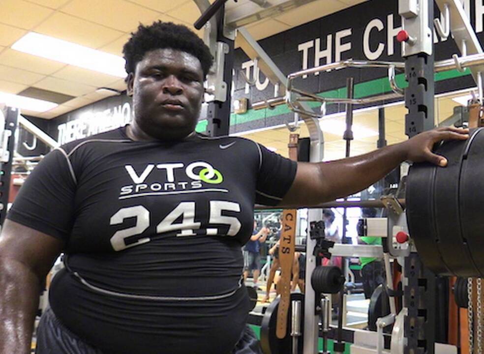Bluffton High's Jhabias Johnson squats nearly half a ton