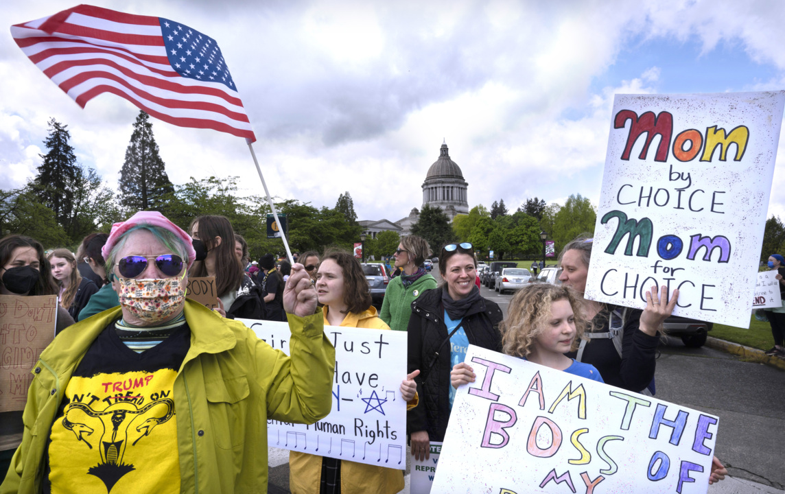 Thousands march in Olympia for women’s rights