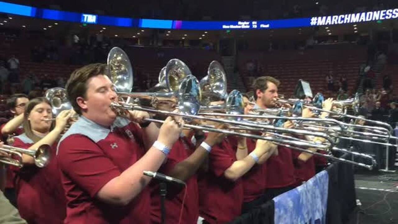 USC fans celebrate win at NCAA Tournament