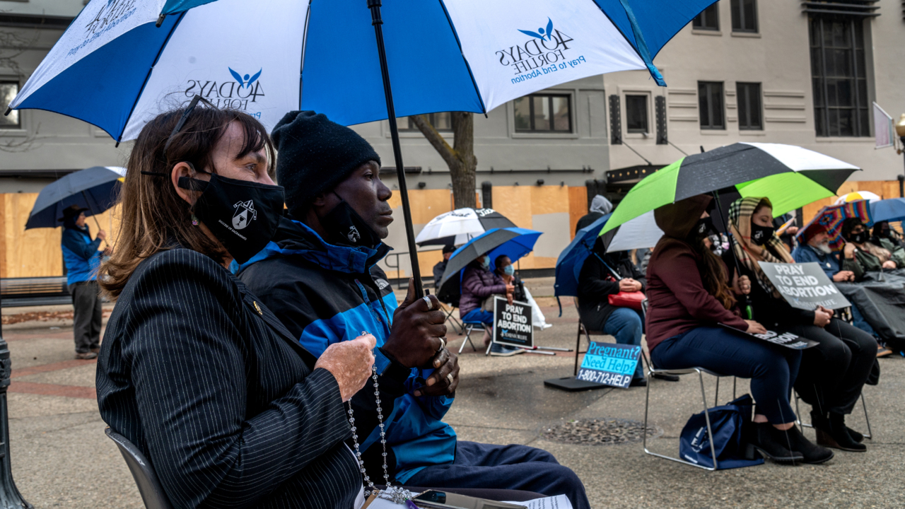 Anniversary of Roe v. Wade brings prayer gathering to Sacramento cathedral amid pandemic