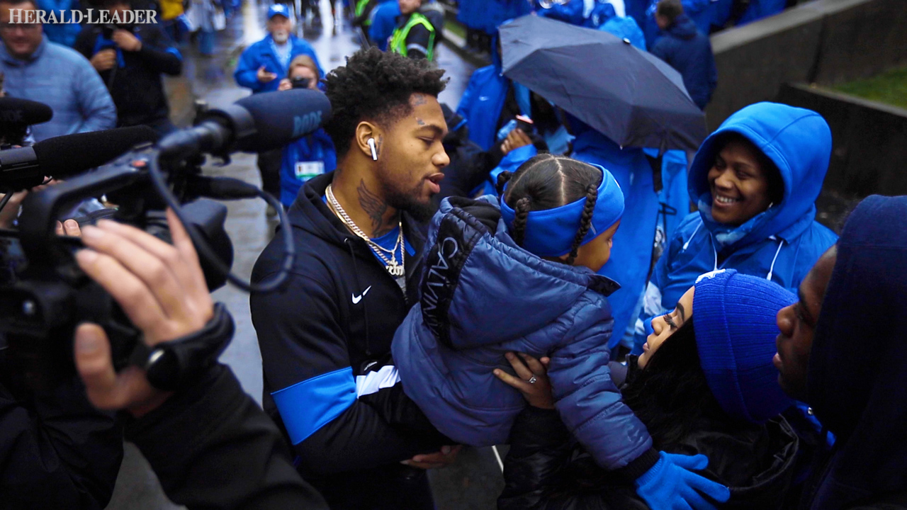 Cat Walk: Kentucky gets game-ready on chilly, rainy afternoon