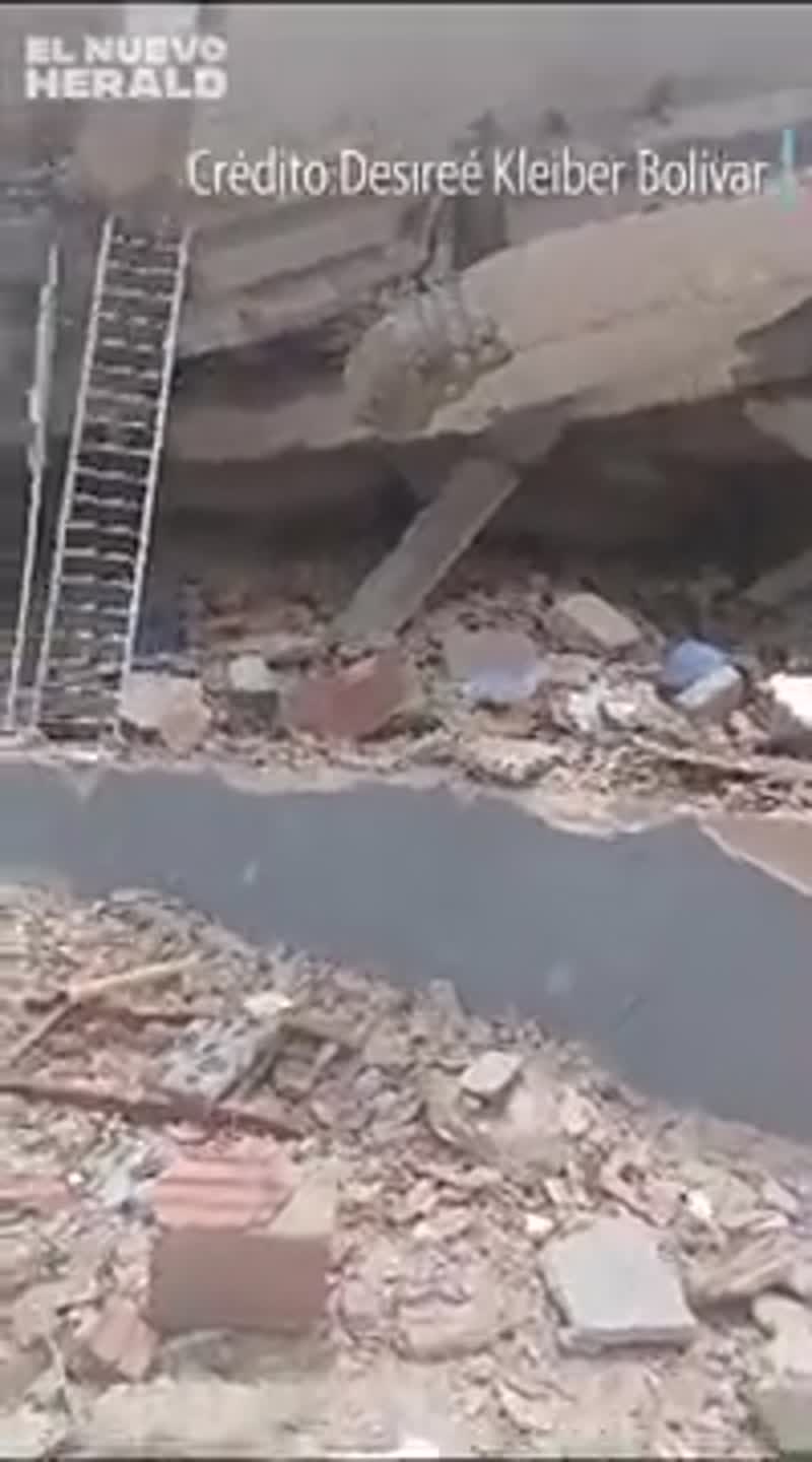 Así quedó devastada por los terremotos el lugar donde vivía la venezolana Desireé Kleiber Bolívar, en La Guaira