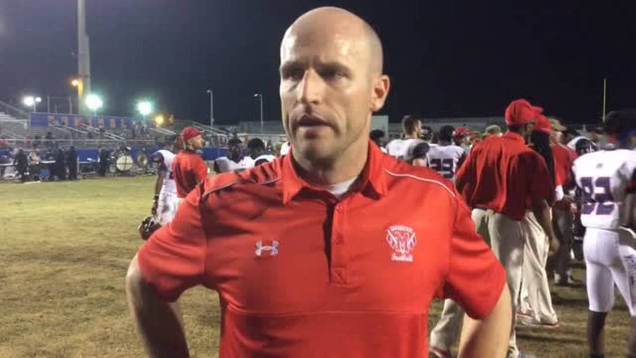 Manatee fends off pesky Southeast