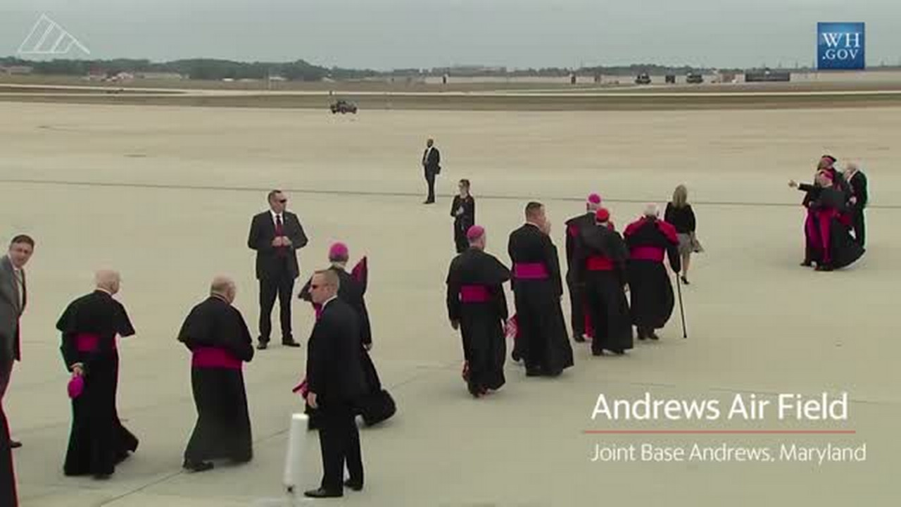 Video: Pope Francis arrives to cheers in Washington