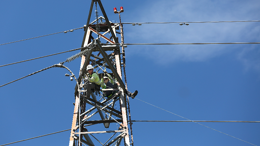 Crews begin Tri-Cities power line replacement after fatal plane crash