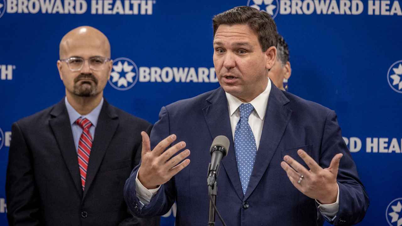 DeSantis quiere más anticuerpos monoclonales del gobierno federal