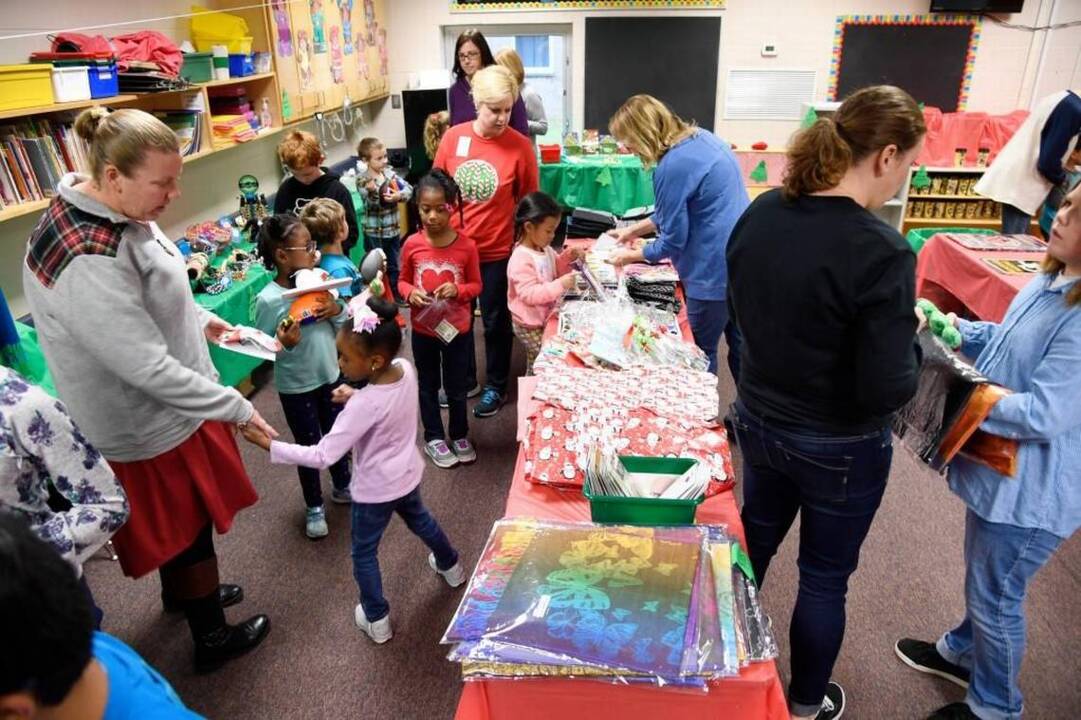 Santa Shop encourages ‘Season of Giving’ at Quail Run Elementary