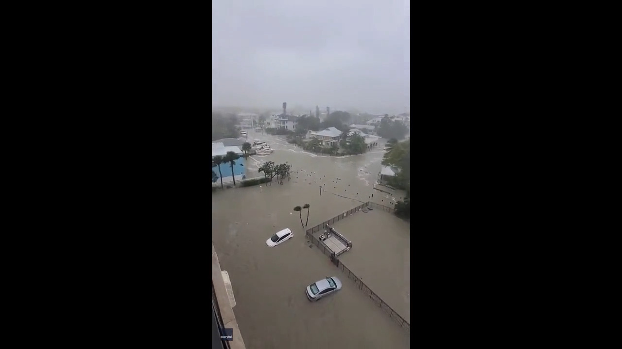Scenes from Hurricane Ian: Houses crumble, storm surge wreaks havoc across Florida