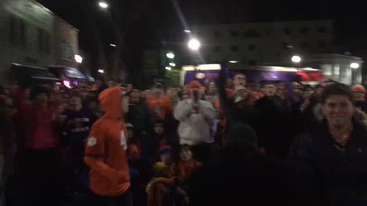 Clemson students react to touchdown that takes lead over Alabama in National Championship