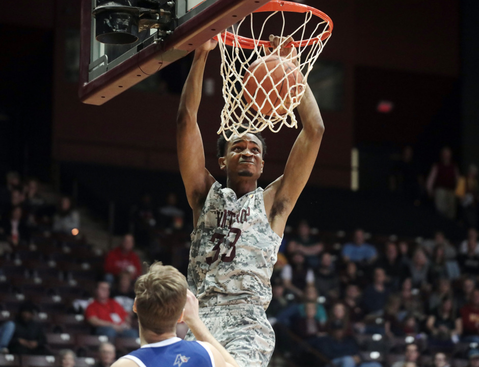 Chase Claxton, the ‘next play’ soldier, scores 19; Winthrop hoops wins 12th straight