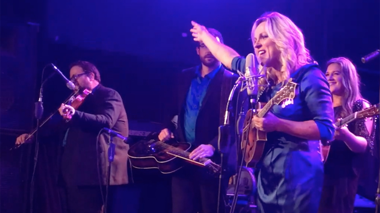 Rhonda Vincent and The Rage play ‘Follow the Leader’ at the IBMA Bluegrass Ramble