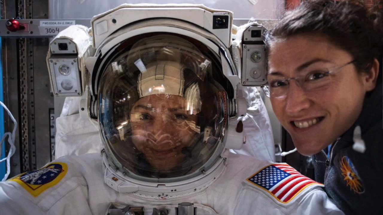 First all-female spacewalking team makes history