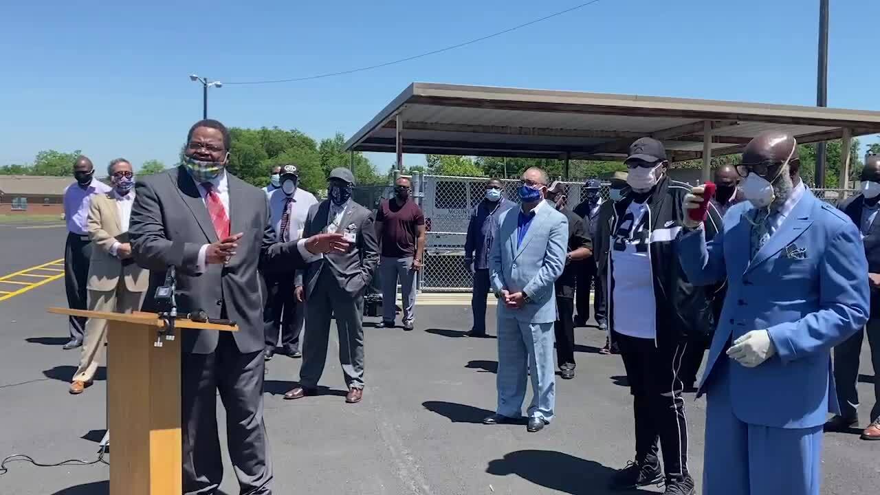 Fort Worth pastors tell worshipers ‘stay home’: ‘Everybody wants to hug the pastor.’