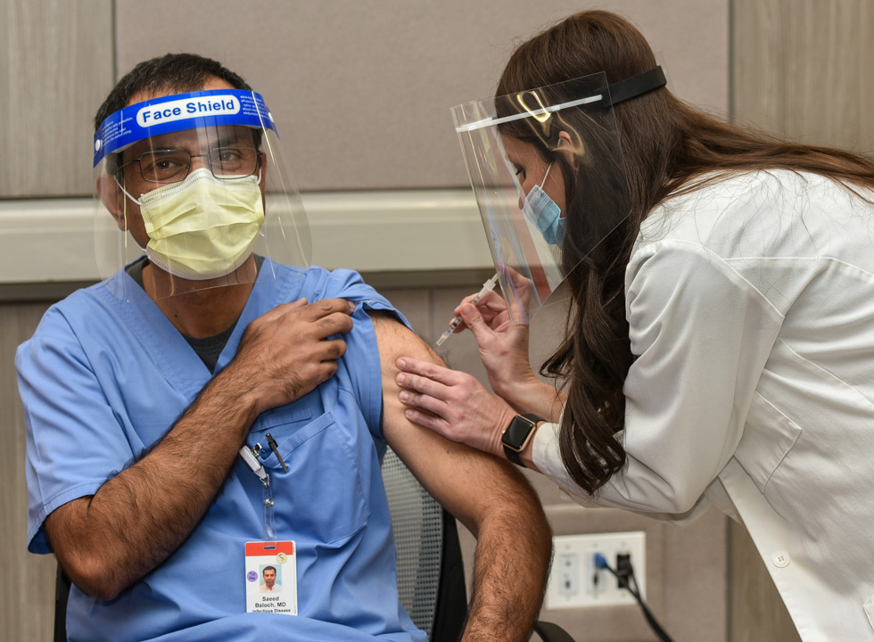 Columbus’ frontline healthcare workers begin getting COVID-19 vaccine