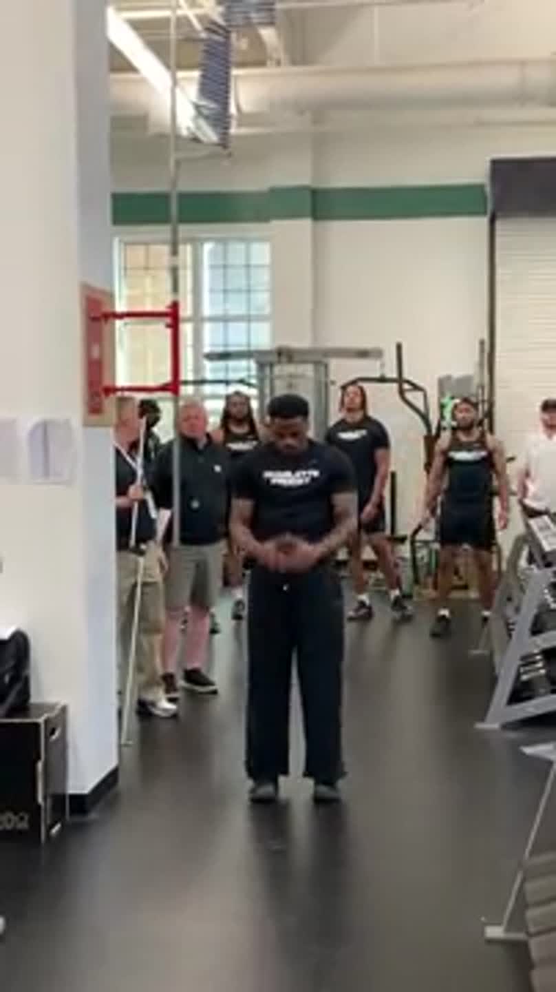 Charlotte 49ers' Conley posts vertical jump