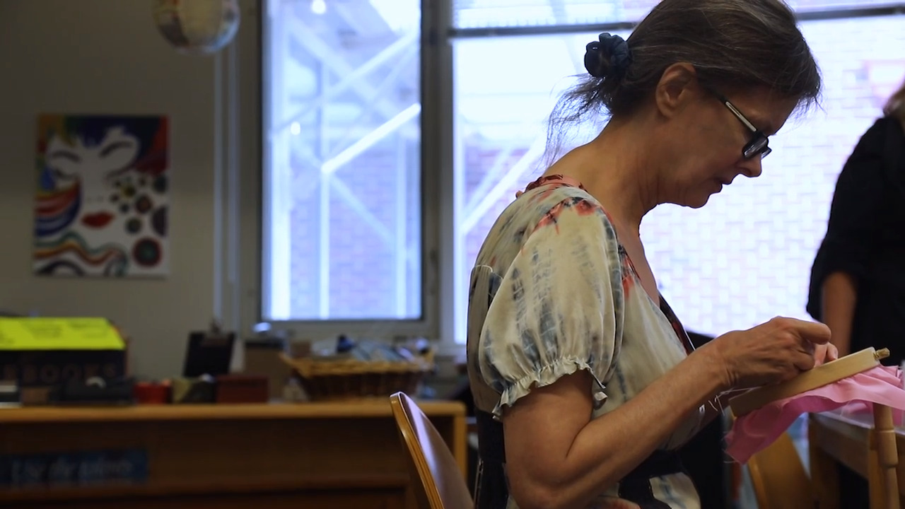 Royal visit bestows secrets of traditional art to summer school students