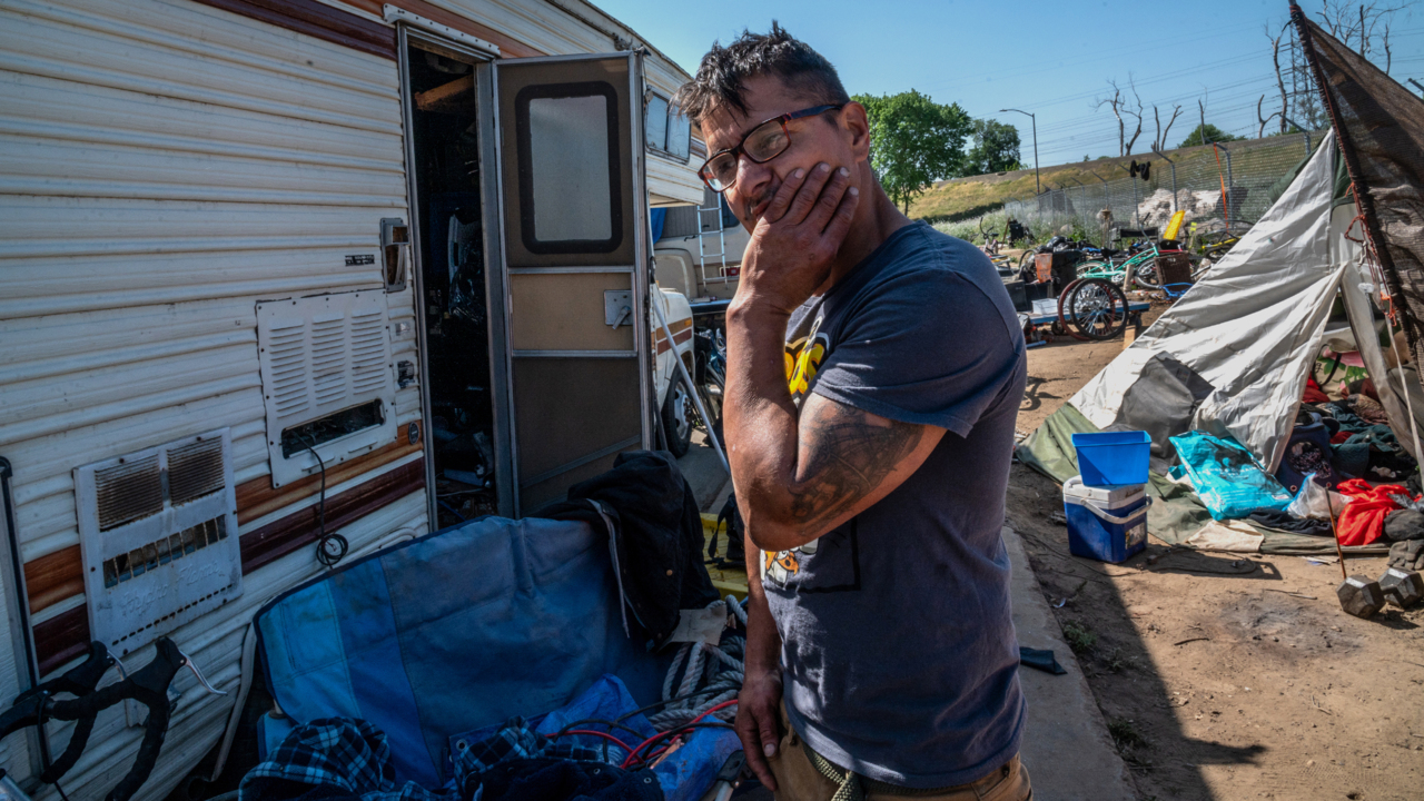 The homeless have come to this Sacramento business park to live in cars. Is it a dead end?