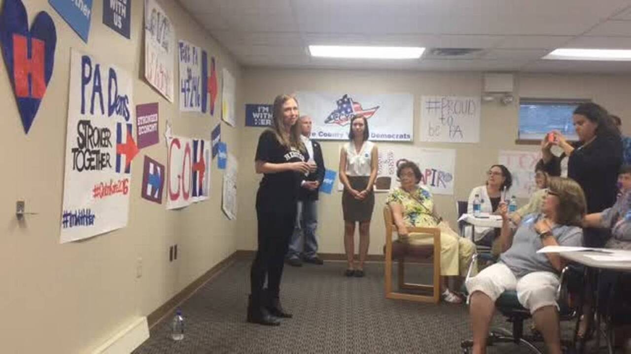 Chelsea Clinton rallies supporters in State College