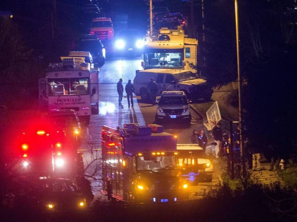 Suspect in police shooting killed after standoff in East Tacoma (Video ...