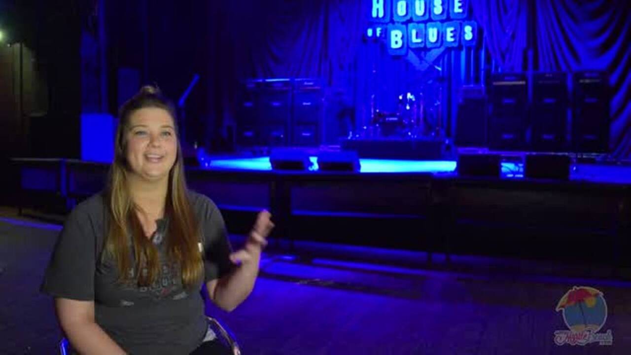 Spencer Holland at the House of Blues talks her love for Molly Ringwald and tips for the concert-goer | Hot Pour