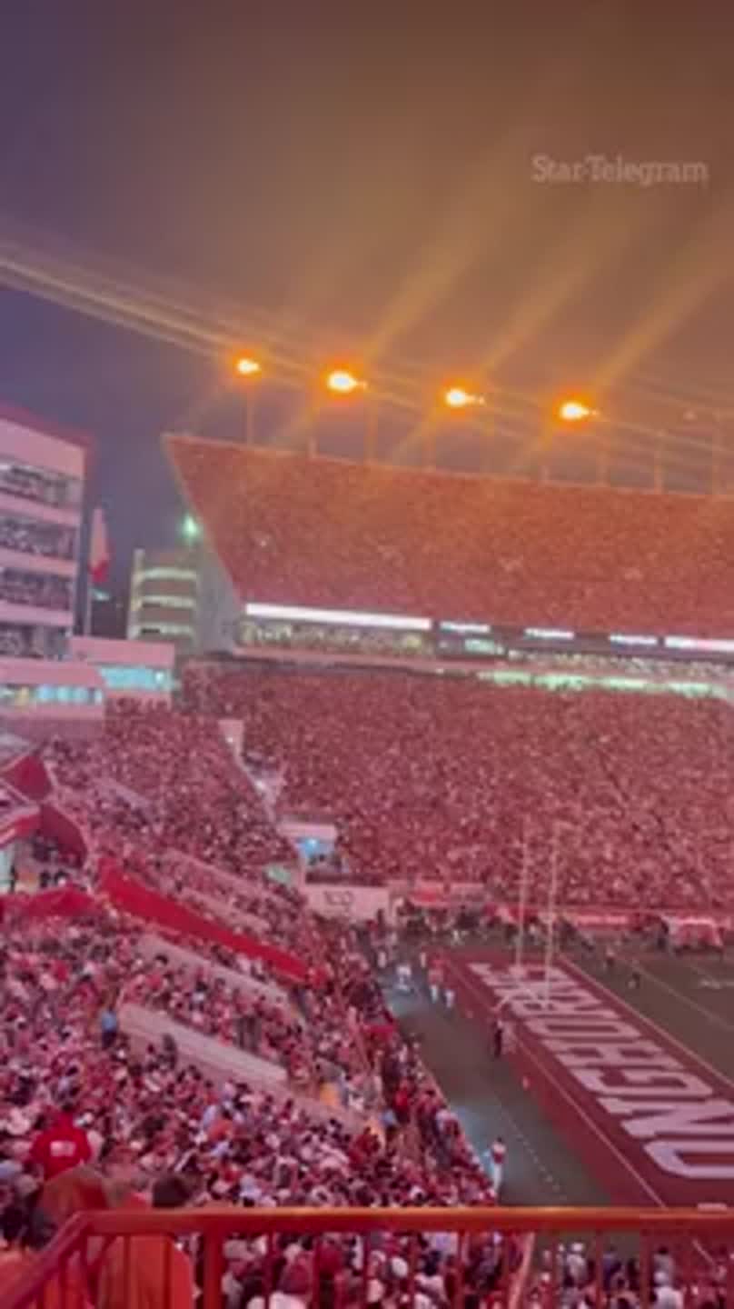 Packed crowd watches Texas take on Ohio State