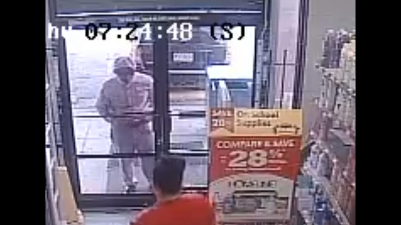 Family Dollar robbed in Kansas City (Video) | Kansas City Star