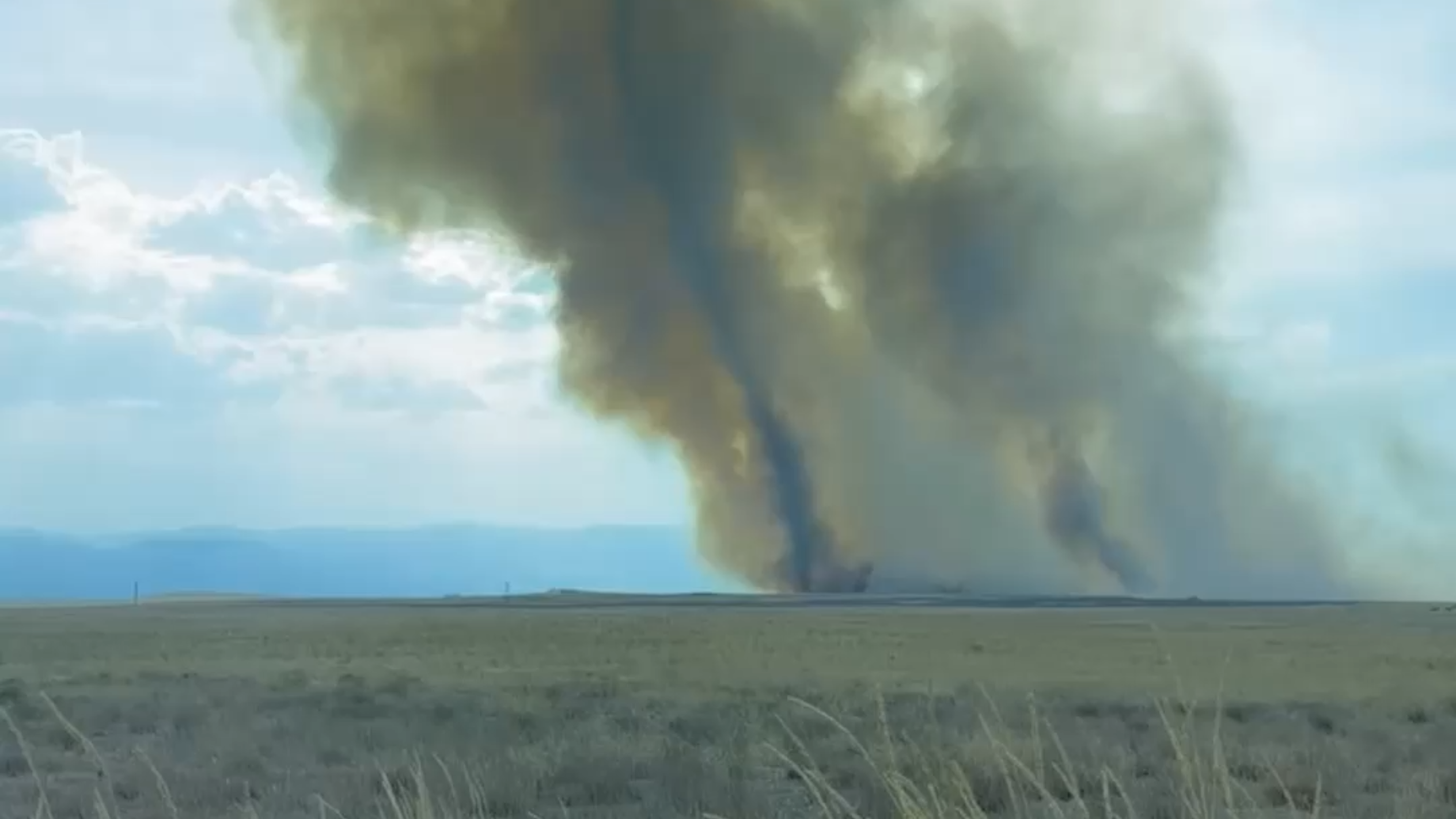 Video captures Idaho fire tornado whirling near Kuna wildfire