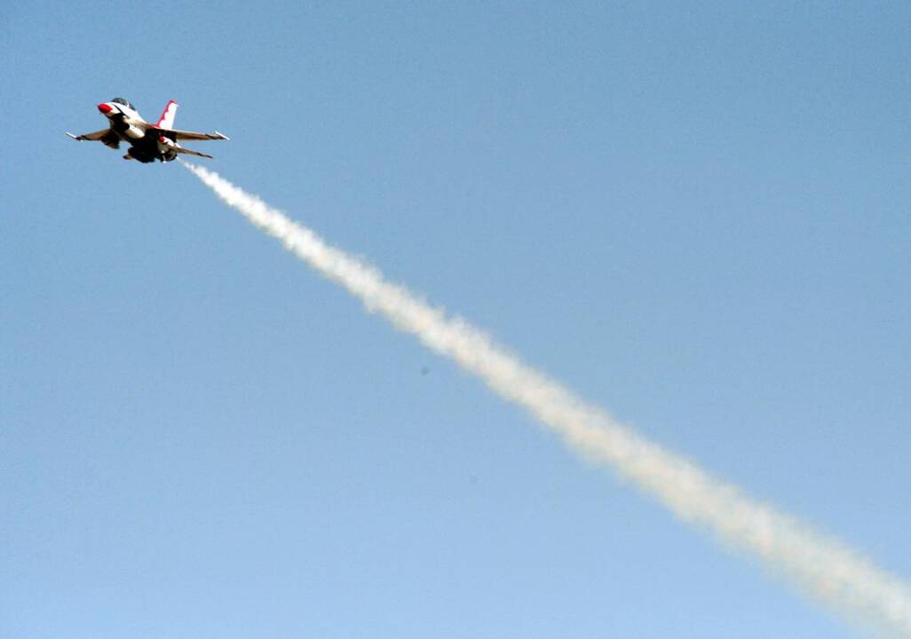 Air Force Thunderbird visits Robins ahead of show 