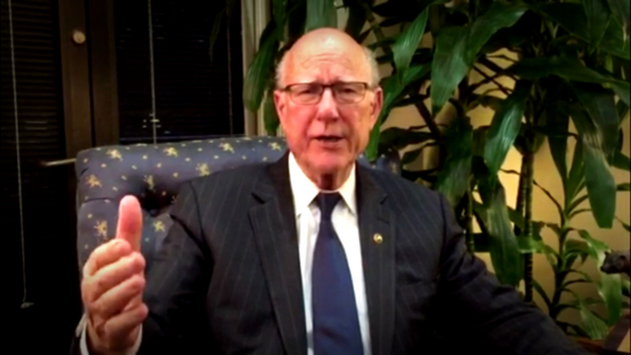 Sen. Bob Dole receives video tribute from Kansas Congressional delegation for 92nd birthday