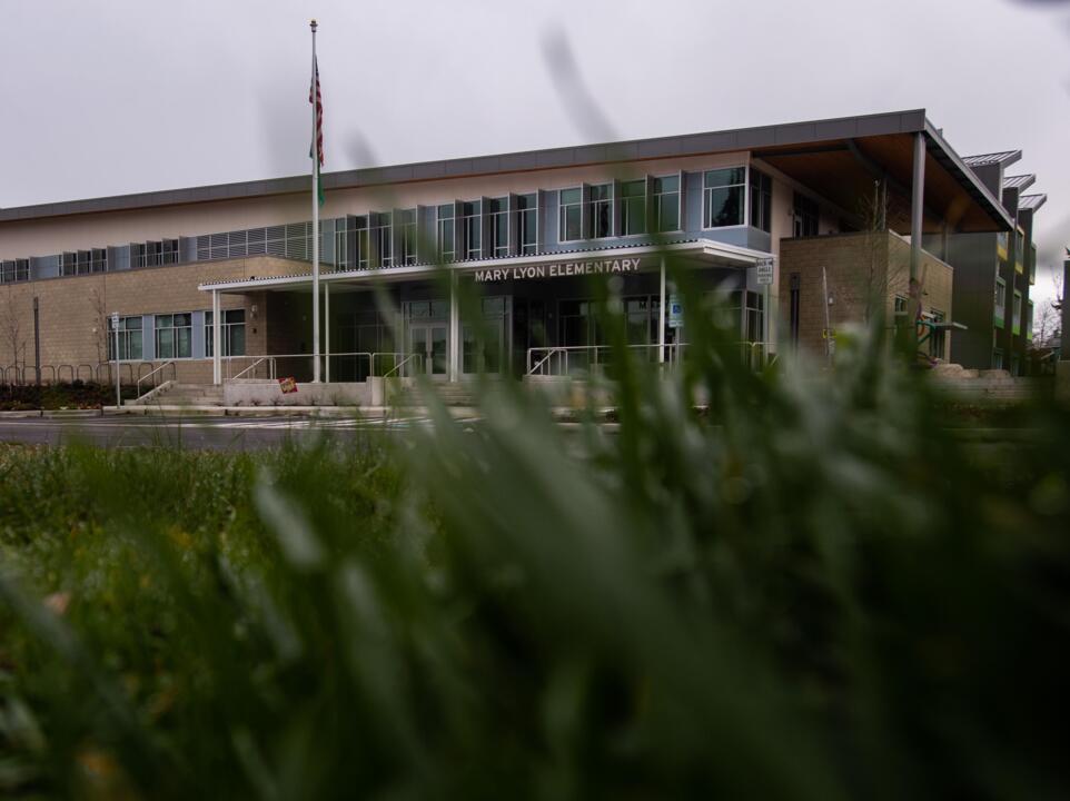 More than 1 in 4 WA foster kids lost touch with school during spring distance learning