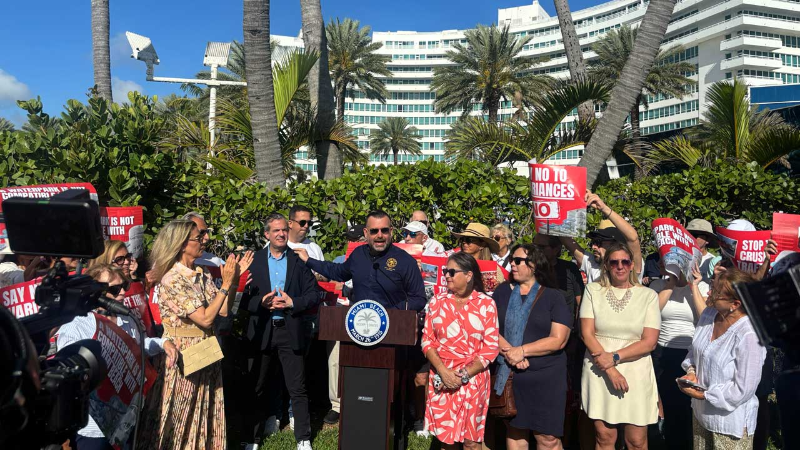 Miami Beach commissioner speaks against state bill outside Fontainebleau Hotel