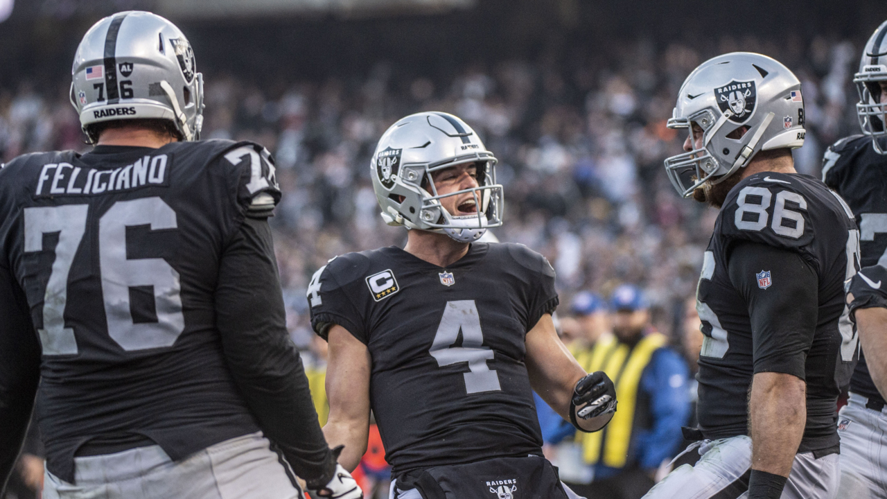 Gruden happy with Carr after Raiders pull off upset against Steelers