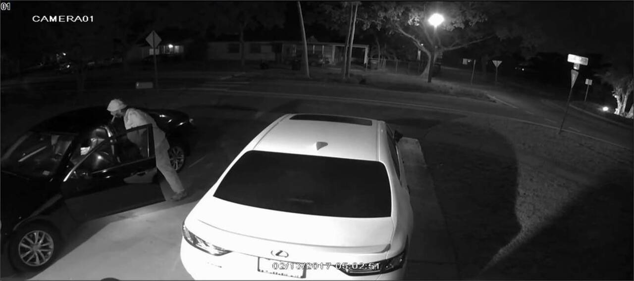 Police search for suspected car burglar in North Miami | Miami Herald