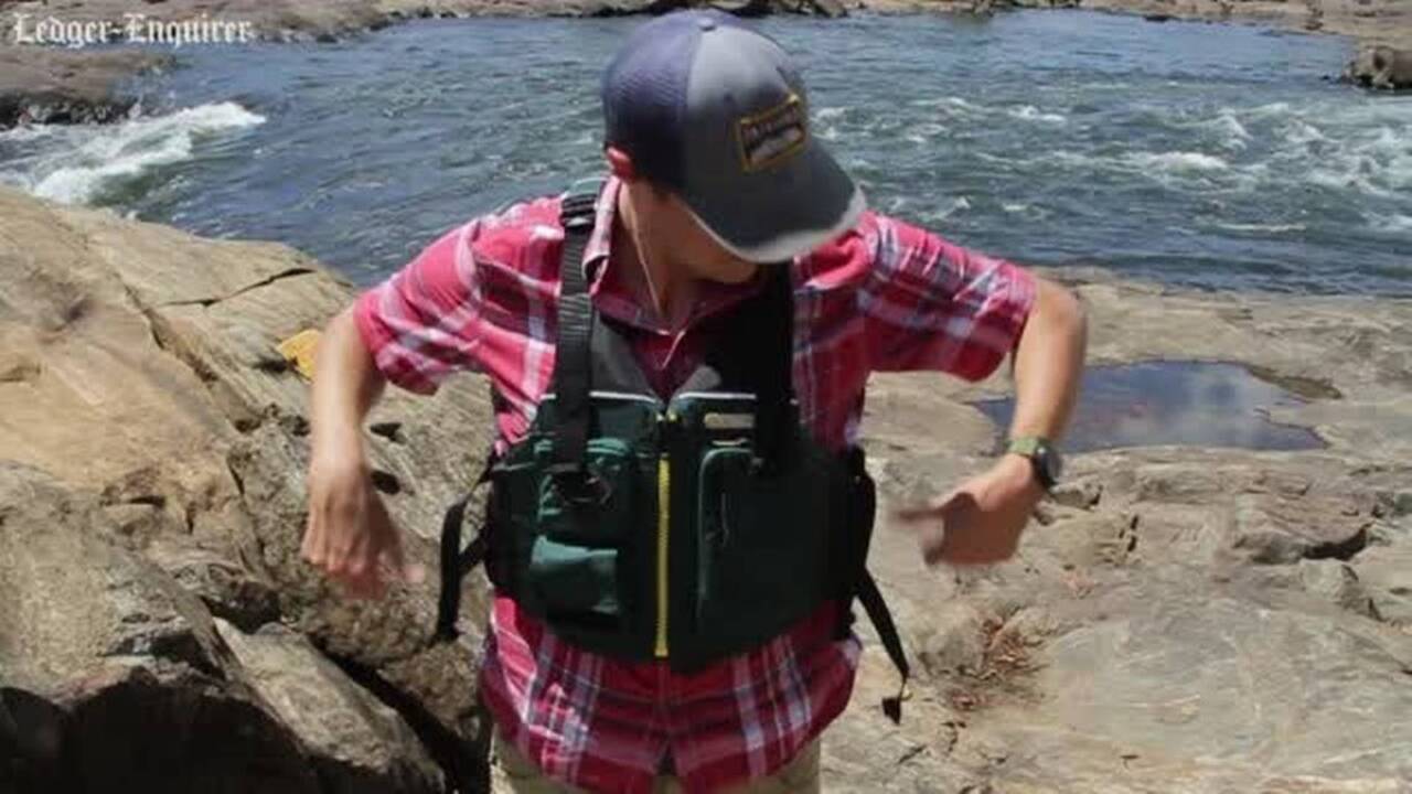 How to properly secure a life vest