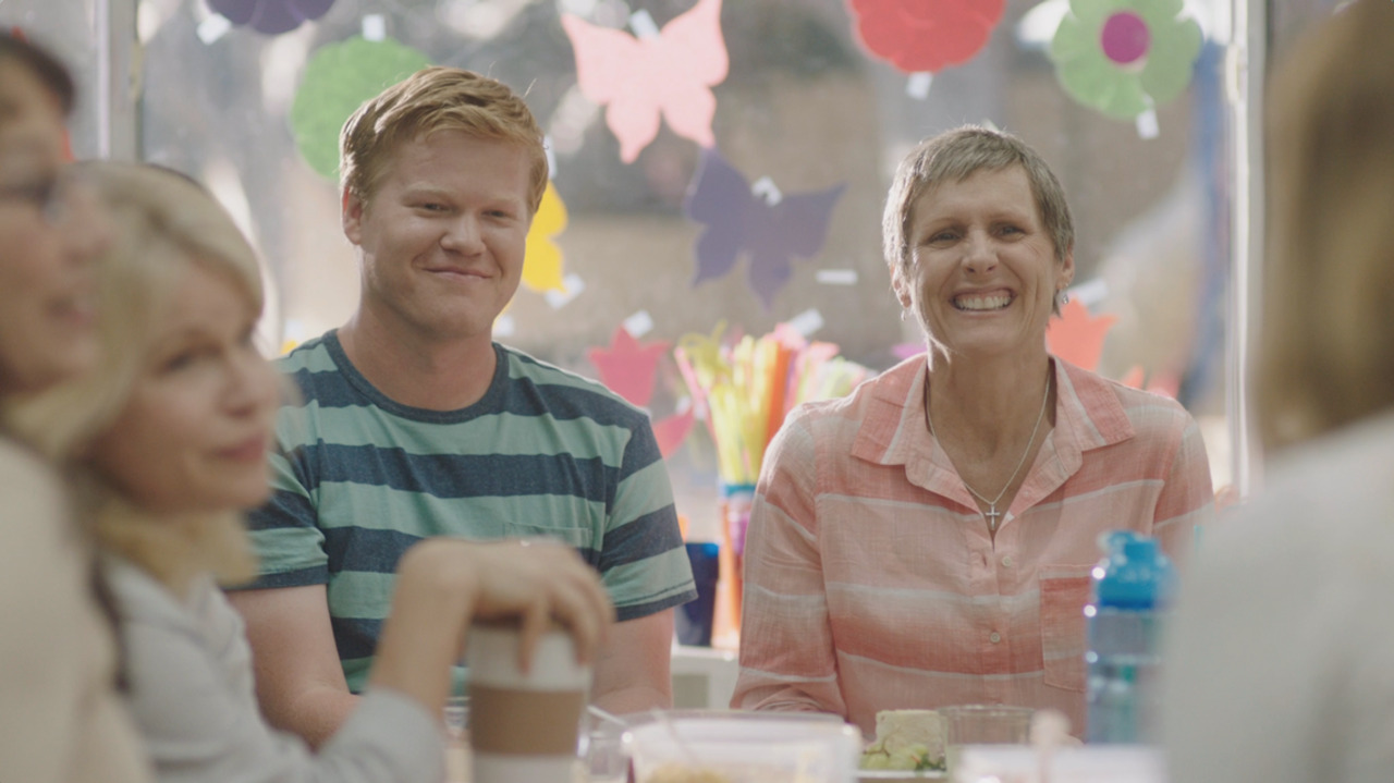 Sacramento writer’s first film ‘Other People’ hits theaters Friday