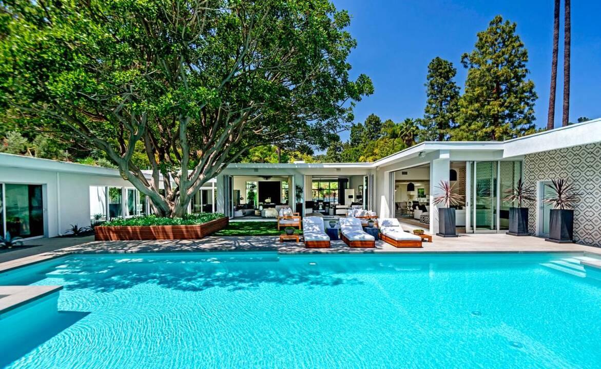 Step inside awesome Los Angeles area homes of two big celebrities