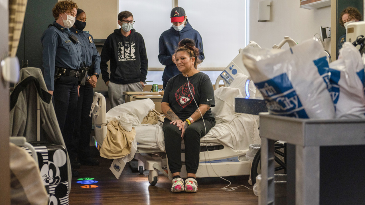 Kansas City police officer recovers after nearly dying of COVID