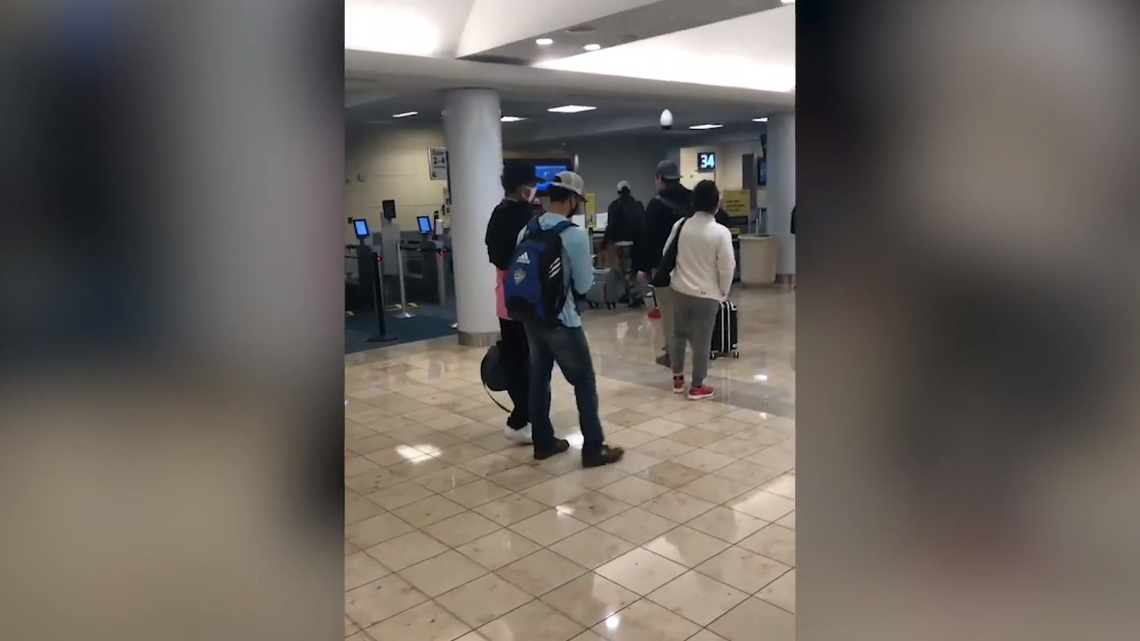 Passengers head to airports ahead of holiday weekend