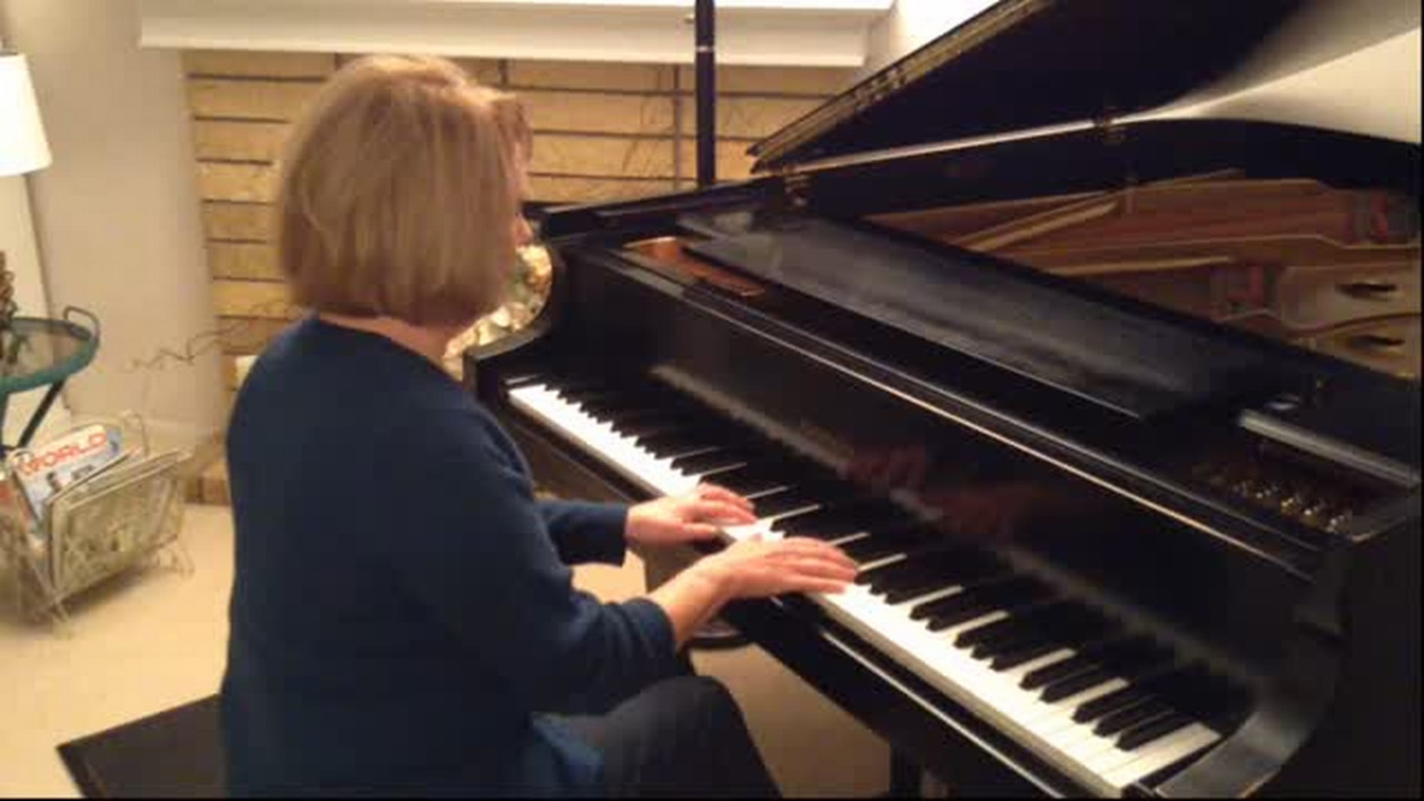 Pianist in car crash believes God key in recovery