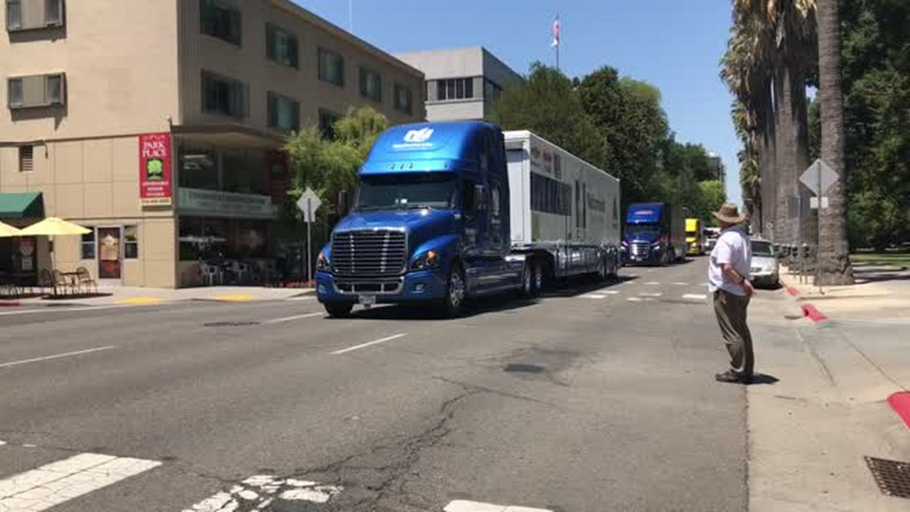 NASCAR parade rolls through Sacramento