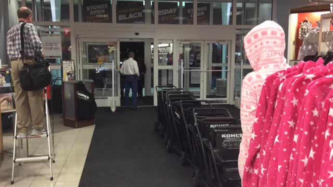 Doors open at Kohl's at 6:01pm