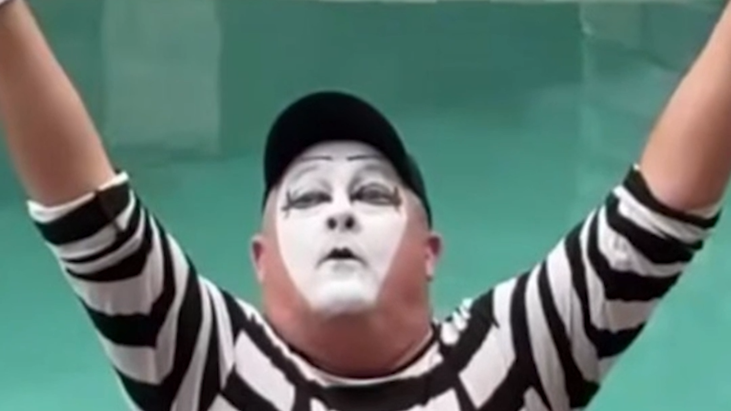 Viral internet mime to spread 'good vibes' at Myrtle Beach bike rally