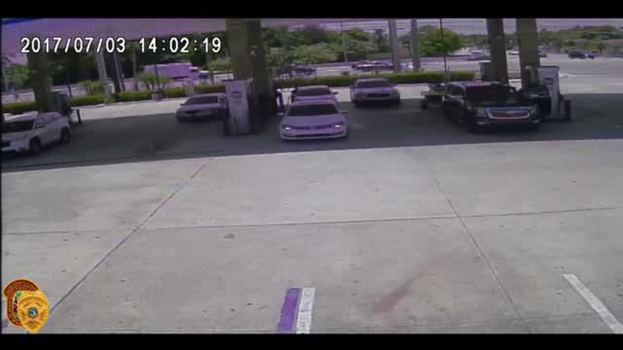Woman dragged after purse stolen at Miami gas station | Miami Herald