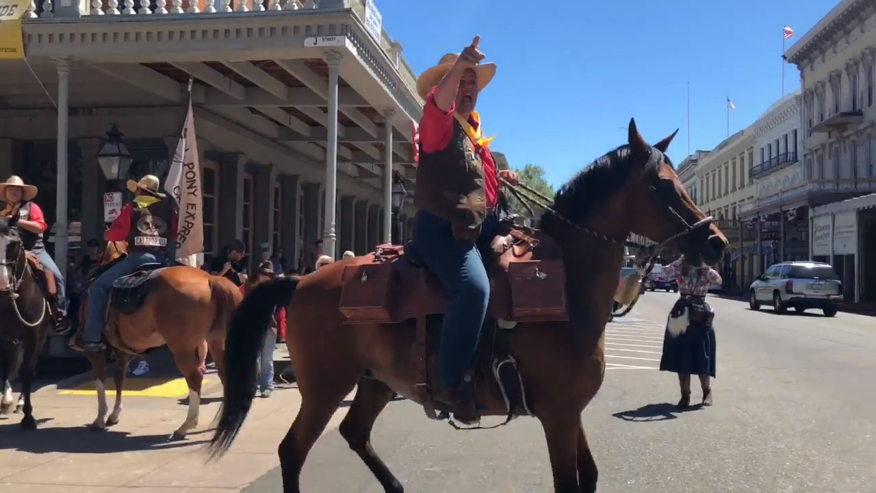 Watch Pony Express riders depart Sacramento, just like old times
