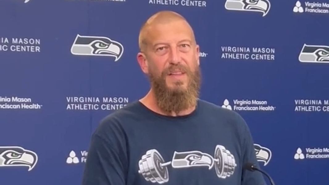 New Seahawks first-time OC Brian Fleury's great answer to who's he sought advice from before his 1st game
